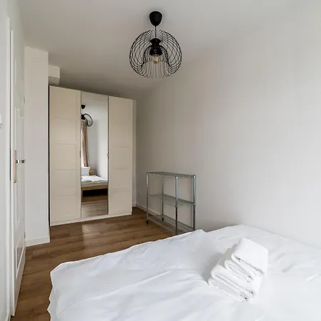 Rynek Jezycki By Bookinghost * Poznań